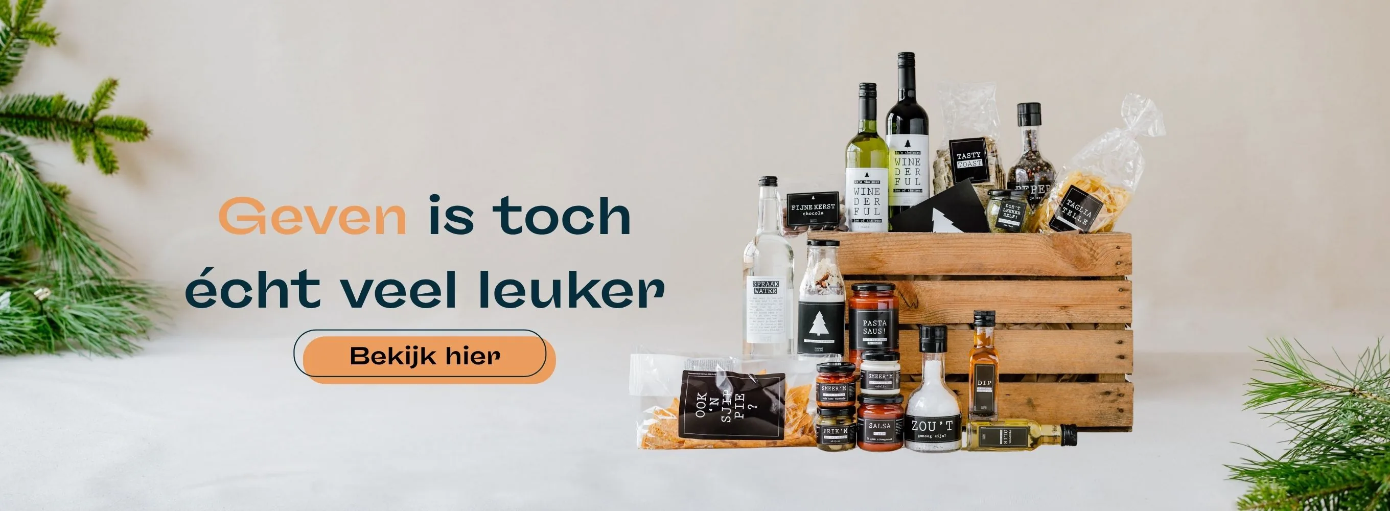 Geven is toch echt veel leuker: houten kist vol wijn, olie en lekkernijen tussen dennentakken